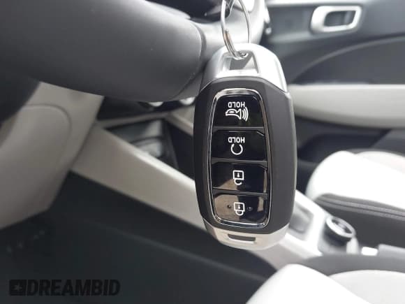 ✅ 2025 Hyundai Venue SEL • VIN: KMHRC8A36SU378028 • Lot: 42432687. Listed on IAAI with 810 mi. Free auction sales archive from the USA and detailed vehicle history report at DreamBid. Image 11.