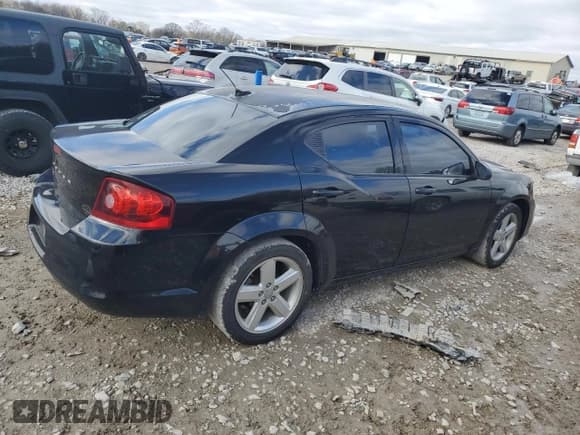 ✅ 2013 Dodge Avenger SE • VIN: 1C3CDZABXDN517423 • Лот: 41383595. Опубликован ранее на Copart с пробегом 193 061 миль. Бесплатный доступ к архиву аукционных продаж из США и подробный отчёт об истории автомобиля на DreamBid. Изображение 3.