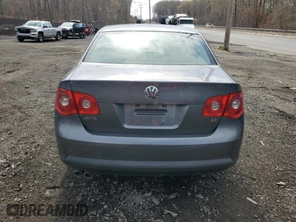 ✅ 2006 Volkswagen Jetta 2.5L • VIN: 3VWRF71K36M714139 • Lot: 51756475. Listed on Copart with 137,165 mi. Free auction sales archive from the USA and detailed vehicle history report at DreamBid. Image 6.