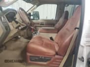 ✅ 2008 Ford F-450 XL • VIN: 1FTXW43R28EB44145 • Lot: 42704195. Wystawiony na Copart z przebiegiem Nie podano. Bezpłatny archiwum sprzedaży aukcyjnych z USA i szczegółowy raport historii pojazdu na DreamBid. Zdjęcie 7.