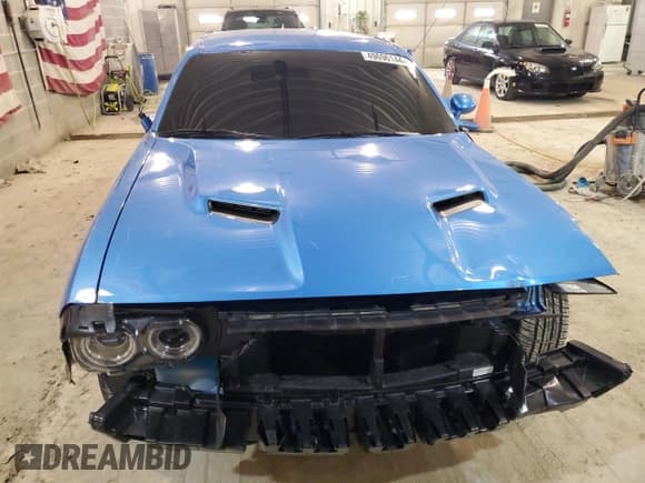 ✅ 2023 Dodge Challenger SXT • VIN: 2C3CDZGG5PH655483 • Lot: 49696144. Wystawiony na Copart z przebiegiem 1 602 mil. Bezpłatny archiwum sprzedaży aukcyjnych z USA i szczegółowy raport historii pojazdu na DreamBid. Zdjęcie 5.