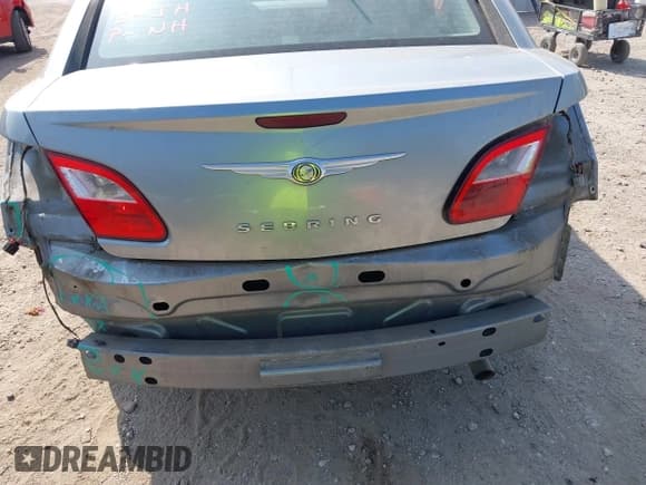 ✅ 2008 Chrysler Sebring LX • VIN: 1C3LC46K48N226744 • Lot: 43524982. Wystawiony na IAAI z przebiegiem 146 977 mil. Bezpłatny archiwum sprzedaży aukcyjnych z USA i szczegółowy raport historii pojazdu na DreamBid. Zdjęcie 6.