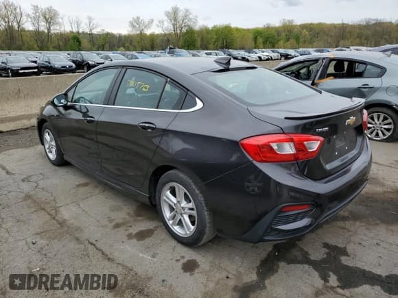 ✅ 2017 Chevrolet Cruze LT • VIN: 1G1BE5SMXH7187024 • Lot: 50115763. Listed on Copart with 68,915 mi. Free auction sales archive from the USA and detailed vehicle history report at DreamBid. Image 2.