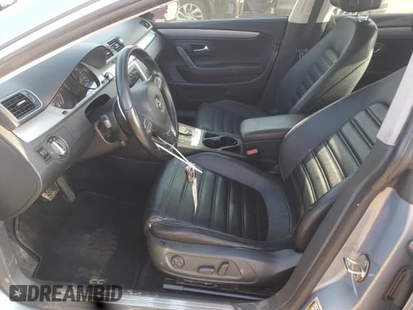 ✅ 2013 Volkswagen CC R-Line • VIN: WVWBN7AN7DE522405 • Lot: 86824715. Listed on Copart with 103,360 mi. Free auction sales archive from the USA and detailed vehicle history report at DreamBid. Image 7.