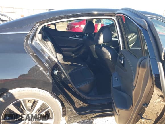 ✅ 2023 Nissan Maxima SV • VIN: 1N4AA6CV4PC510782 • Lot: 43558424. Wystawiony na IAAI z przebiegiem 47 497 mil. Bezpłatny archiwum sprzedaży aukcyjnych z USA i szczegółowy raport historii pojazdu na DreamBid. Zdjęcie 8.