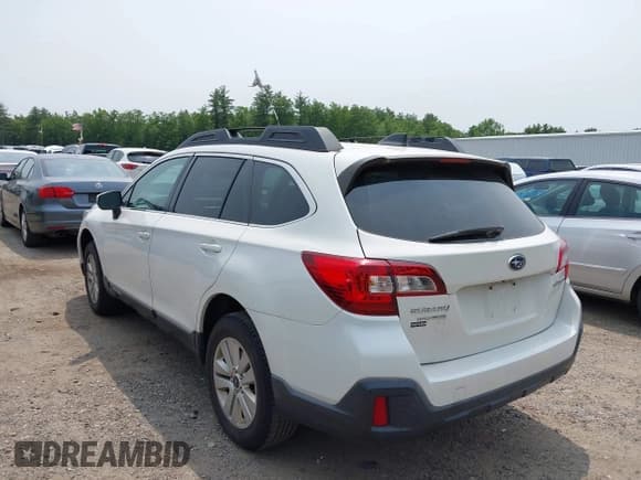 ✅ 2018 Subaru Outback Premium • VIN: 4S4BSAFC7J3297015 • Lot: 42427912. Listed on IAAI with 89,779 mi. Free auction sales archive from the USA and detailed vehicle history report at DreamBid. Image 3.
