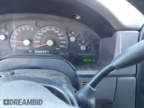 ✅ 2005 Ford Explorer XLS • VIN: 1FMZU62K35UB27124 • Lot: 41507988. Wystawiony na IAAI z przebiegiem 285 192 mil. Bezpłatny archiwum sprzedaży aukcyjnych z USA i szczegółowy raport historii pojazdu na DreamBid. Zdjęcie 7.