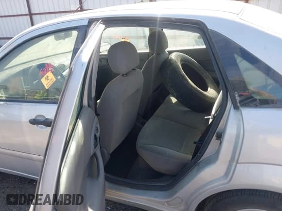 ✅ 2002 Ford Focus SE • VIN: 1FAFP34P42W212050 • Lot: 42152693. Listed on IAAI with 116,350 mi. Free auction sales archive from the USA and detailed vehicle history report at DreamBid. Image 8.