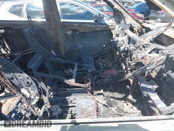 ✅ 2018 Ram 2500 Laramie • VIN: 3C6UR5FL0JG115126 • Lot: 43270552. Listed on IAAI with Not provided. Free auction sales archive from the USA and detailed vehicle history report at DreamBid. Image 5.