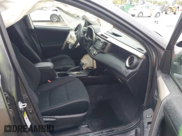 ✅ 2013 Toyota RAV4 XLE • VIN: 2T3WFREV6DW064112 • Lot: 43396681. Wystawiony na IAAI z przebiegiem 180 577 mil. Bezpłatny archiwum sprzedaży aukcyjnych z USA i szczegółowy raport historii pojazdu na DreamBid. Zdjęcie 5.