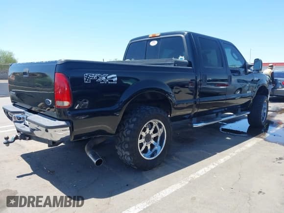 ✅ 2006 Ford F-250 XL • VIN: 1FTSW21P56EA09089 • Lot: 42691393. Wystawiony na IAAI z przebiegiem Nie podano. Bezpłatny archiwum sprzedaży aukcyjnych z USA i szczegółowy raport historii pojazdu na DreamBid. Zdjęcie 4.