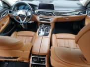 ✅ 2018 BMW 7 Series 750i • VIN: WBA7F0C53JGM22614 • Лот: 51787515. Опубликован ранее на Copart с пробегом Не указан. Бесплатный доступ к архиву аукционных продаж из США и подробный отчёт об истории автомобиля на DreamBid. Изображение 8.