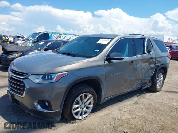✅ 2018 Chevrolet Traverse LT Cloth • VIN: 1GNERGKW1JJ221132 • Lot: 43029017. Wystawiony na IAAI z przebiegiem 79 276 mil. Bezpłatny archiwum sprzedaży aukcyjnych z USA i szczegółowy raport historii pojazdu na DreamBid. Zdjęcie 6.