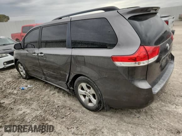✅ 2013 Toyota Sienna LE • VIN: 5TDKK3DC3DS342148 • Lot: 85937925. Listed on Copart with 183,916 mi. Free auction sales archive from the USA and detailed vehicle history report at DreamBid. Image 2.
