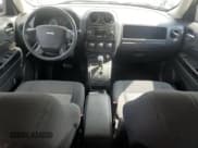 ✅ 2010 Jeep Patriot Latitude • VIN: 1J4NT1GB2AD626177 • Lot: 56951195. Wystawiony na Copart z przebiegiem 125 502 mil. Bezpłatny archiwum sprzedaży aukcyjnych z USA i szczegółowy raport historii pojazdu na DreamBid. Zdjęcie 8.