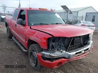 ✅ 2005 GMC Sierra 2500HD • VIN: 1GTHK29205E156143 • Lot: 43776113. Listed on IAAI with 255,854 mi. Free auction sales archive from the USA and detailed vehicle history report at DreamBid. Image 1.