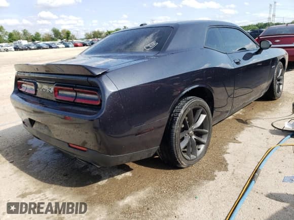 ✅ 2018 Dodge Challenger T/A • VIN: 2C3CDZBT3JH300663 • Lot: 57304034. Wystawiony na Copart z przebiegiem 77 369 mil. Bezpłatny archiwum sprzedaży aukcyjnych z USA i szczegółowy raport historii pojazdu na DreamBid. Zdjęcie 3.