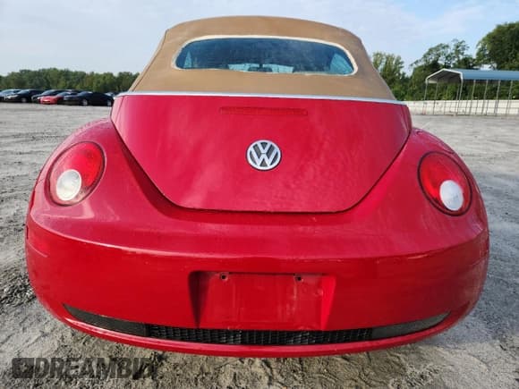 ✅ 2006 Volkswagen Beetle • VIN: 3VWRF31Y06M315900 • Lot: 69023595. Wystawiony na Copart z przebiegiem Nie podano. Bezpłatny archiwum sprzedaży aukcyjnych z USA i szczegółowy raport historii pojazdu na DreamBid. Zdjęcie 6.