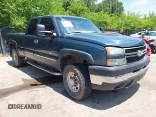 2006 Chevrolet Silverado 2500HD LT1 с VIN 1GCHK29U46E265921, выставлен на аукционе IAAI как лот 42604752 с пробегом 239 440 миль миль и . История ставок и продаж доступна на DreamBid. Изображение 1.