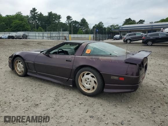 ✅ 1994 Chevrolet Corvette • VIN: 1G1YY22P6R5103420 • Lot: 63216335. Wystawiony na Copart z przebiegiem Nie podano. Bezpłatny archiwum sprzedaży aukcyjnych z USA i szczegółowy raport historii pojazdu na DreamBid. Zdjęcie 2.