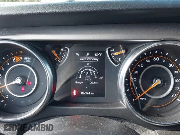 ✅ 2020 Jeep Wrangler Unlimited Sport S • VIN: 1C4HJXDN2LW275305 • Lot: 43779048. Wystawiony na IAAI z przebiegiem 86 074 mil. Bezpłatny archiwum sprzedaży aukcyjnych z USA i szczegółowy raport historii pojazdu na DreamBid. Zdjęcie 7.