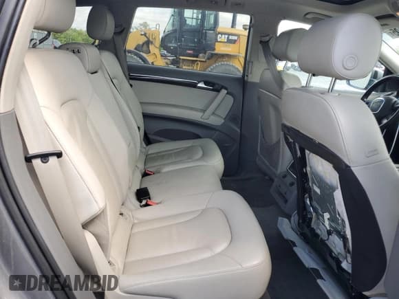 ✅ 2011 Audi Q7 • VIN: WA1LMCFE4BD008355 • Lot: 65014495. Wystawiony na Copart z przebiegiem 293 914 mil. Bezpłatny archiwum sprzedaży aukcyjnych z USA i szczegółowy raport historii pojazdu na DreamBid. Zdjęcie 11.