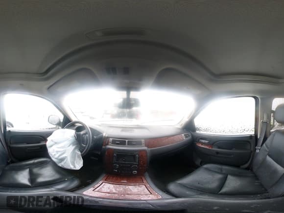 ✅ 2011 Chevrolet Suburban LTZ • VIN: 1GNSKKE32BR399047 • Lot: 43716916. Listed on IAAI with 128,196 mi. Free auction sales archive from the USA and detailed vehicle history report at DreamBid. Image 17.