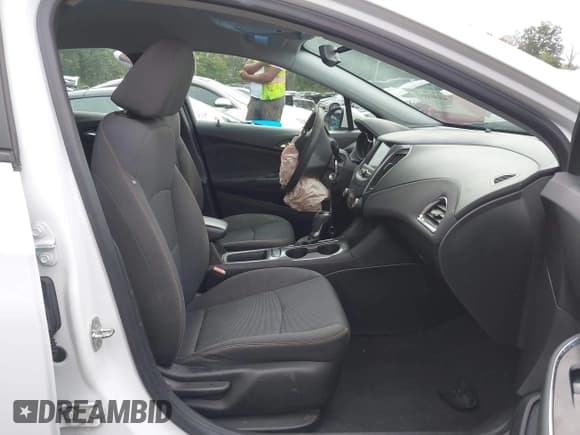 ✅ 2019 Chevrolet Cruze LS • VIN: 1G1BC5SM7K7147173 • Lot: 43303851. Listed on IAAI with 97,811 mi. Free auction sales archive from the USA and detailed vehicle history report at DreamBid. Image 5.