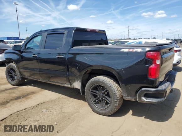 ✅ 2019 Chevrolet Silverado 1500 Custom • VIN: 3GCPYBEHXKG307353 • Lot: 70250425. Wystawiony na Copart z przebiegiem 42 137 mil. Bezpłatny archiwum sprzedaży aukcyjnych z USA i szczegółowy raport historii pojazdu na DreamBid. Zdjęcie 2.