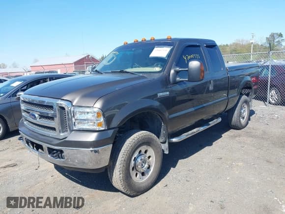 ✅ 2005 Ford F-250 XL • VIN: 1FTSX21595EB51715 • Лот: 42002335. Опубликован ранее на IAAI с пробегом 101 833 миль. Бесплатный доступ к архиву аукционных продаж из США и подробный отчёт об истории автомобиля на DreamBid. Изображение 2.