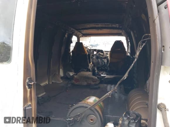 ✅ 2000 GMC Savana • VIN: 1GTEG15W1Y1142853 • Лот: 41930619. Опубликован ранее на IAAI с пробегом Не указан. Бесплатный доступ к архиву аукционных продаж из США и подробный отчёт об истории автомобиля на DreamBid. Изображение 8.