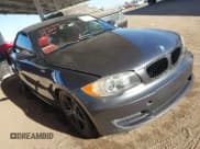 ✅ 2008 BMW 1 Series 128i • VIN: WBAUN13538VH80185 • Lot: 41381953. Wystawiony na IAAI z przebiegiem Nie podano. Bezpłatny archiwum sprzedaży aukcyjnych z USA i szczegółowy raport historii pojazdu na DreamBid. Zdjęcie 1.