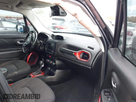 ✅ 2017 Jeep Renegade Trailhawk • VIN: ZACCJBCBXHPG67568 • Лот: 43576690. Опубликован ранее на IAAI с пробегом 124 683 миль. Бесплатный доступ к архиву аукционных продаж из США и подробный отчёт об истории автомобиля на DreamBid. Изображение 5.