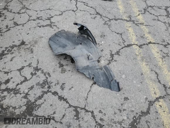 ✅ 2019 Chevrolet Silverado 1500 Custom • VIN: 1GCRYBEH0KZ334831 • Lot: 61571345. Wystawiony na Copart z przebiegiem 90 150 mil. Bezpłatny archiwum sprzedaży aukcyjnych z USA i szczegółowy raport historii pojazdu na DreamBid. Zdjęcie 12.