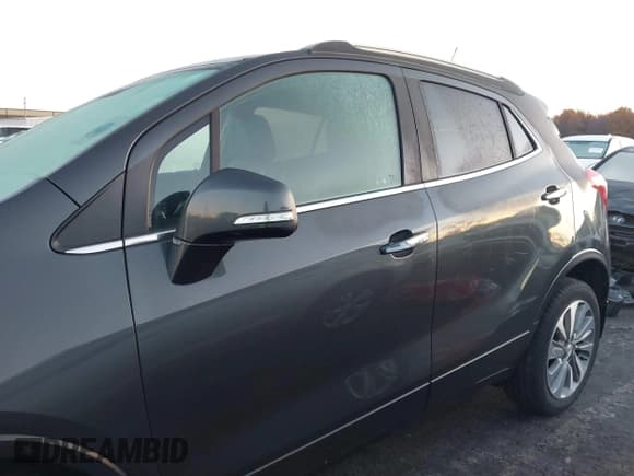 ✅ 2018 Buick Encore Preferred • VIN: KL4CJASB5JB652093 • Lot: 43665210. Wystawiony na IAAI z przebiegiem 30 208 mil. Bezpłatny archiwum sprzedaży aukcyjnych z USA i szczegółowy raport historii pojazdu na DreamBid. Zdjęcie 14.