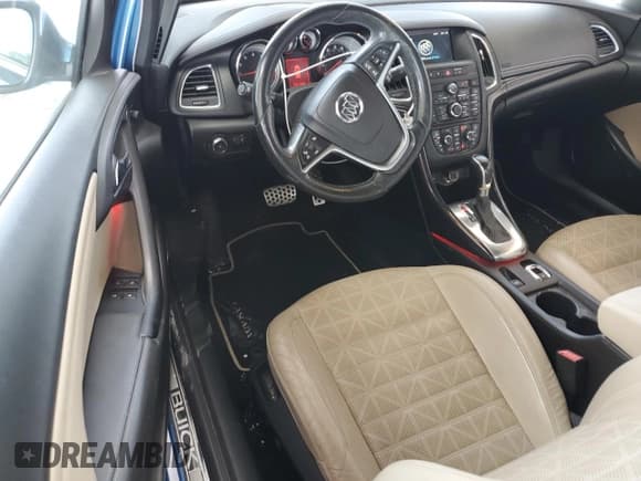 ✅ 2017 Buick Cascada Sport Touring • VIN: W04WJ3N56HG111100 • Lot: 61598905. Wystawiony na Copart z przebiegiem 61 825 mil. Bezpłatny archiwum sprzedaży aukcyjnych z USA i szczegółowy raport historii pojazdu na DreamBid. Zdjęcie 8.