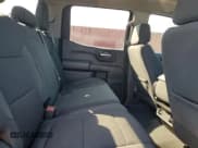 ✅ 2022 Chevrolet Silverado 1500 Custom • VIN: 3GCPDBEK9NG541379 • Lot: 84034735. Wystawiony na Copart z przebiegiem 92 975 mil. Bezpłatny archiwum sprzedaży aukcyjnych z USA i szczegółowy raport historii pojazdu na DreamBid. Zdjęcie 10.