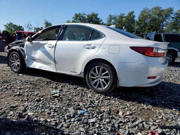 ✅ 2017 Lexus ES 300h • VIN: JTHBW1GG6H2151388 • Lot: 71674425. Listed on Copart with 120,489 mi. Free auction sales archive from the USA and detailed vehicle history report at DreamBid. Image 2.