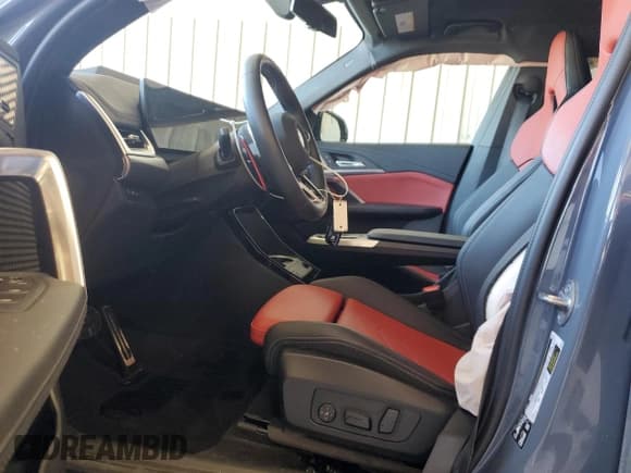 ✅ 2024 BMW X1 • VIN: WBX13EF04R5Z04971 • Lot: 70176595. Wystawiony na Copart z przebiegiem 22 903 mil. Bezpłatny archiwum sprzedaży aukcyjnych z USA i szczegółowy raport historii pojazdu na DreamBid. Zdjęcie 7.