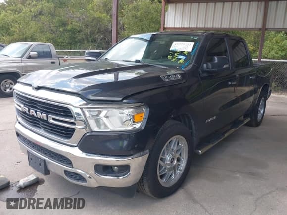 ✅ 2020 Ram 1500 Big Horn • VIN: 1C6SRFFT7LN154898 • Lot: 43375722. Wystawiony na IAAI z przebiegiem 189 941 mil. Bezpłatny archiwum sprzedaży aukcyjnych z USA i szczegółowy raport historii pojazdu na DreamBid. Zdjęcie 17.