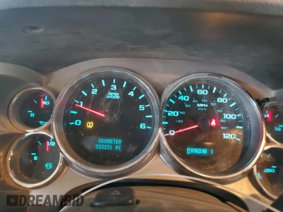 ✅ 2010 Chevrolet Silverado 1500 • VIN: 1GC5CVBG3AZ220914 • Лот: 58225265. Опубликован ранее на Copart с пробегом 333 231 миль. Бесплатный доступ к архиву аукционных продаж из США и подробный отчёт об истории автомобиля на DreamBid. Изображение 9.