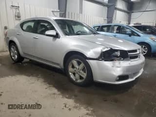 ✅ 2011 Dodge Avenger Lux • VIN: 1B3BD2FB8BN584835 • Лот: 87254524. Опубликован ранее на Copart с пробегом 158 248 миль. Бесплатный доступ к архиву аукционных продаж из США и подробный отчёт об истории автомобиля на DreamBid. Изображение 4.