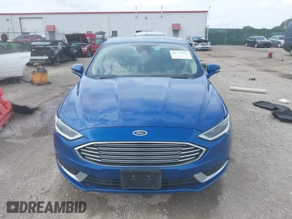 ✅ 2018 Ford Fusion SE • VIN: 3FA6P0PU2JR143229 • Лот: 42777172. Опубликован ранее на IAAI с пробегом 180 509 миль. Бесплатный доступ к архиву аукционных продаж из США и подробный отчёт об истории автомобиля на DreamBid. Изображение 12.