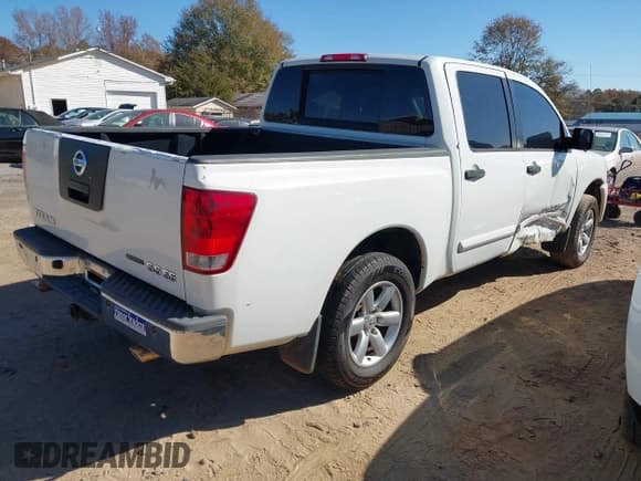 ✅ 2008 Nissan Titan SE • VIN: 1N6BA07DX8N321361 • Lot: 43700844. Listed on IAAI with Not provided. Free auction sales archive from the USA and detailed vehicle history report at DreamBid. Image 4.