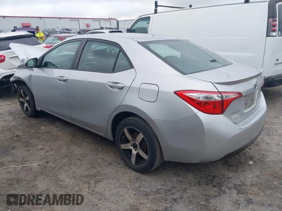 ✅ 2015 Toyota Corolla L • VIN: 5YFBURHEXFP257425 • Лот: 42886872. Опубликован ранее на IAAI с пробегом 180 547 миль. Бесплатный доступ к архиву аукционных продаж из США и подробный отчёт об истории автомобиля на DreamBid. Изображение 3.