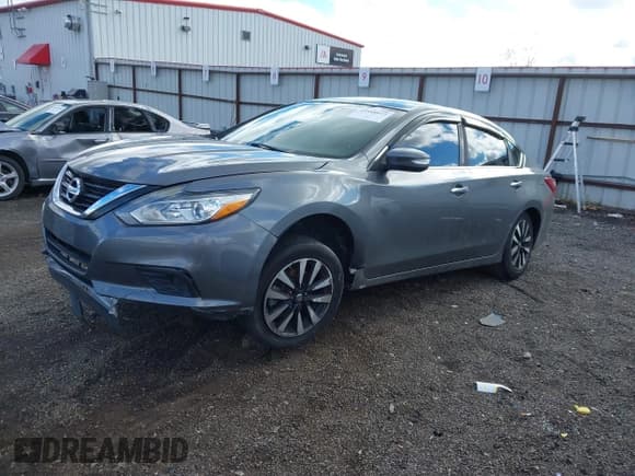 ✅ 2018 Nissan Altima SV • VIN: 1N4AL3APXJC270514 • Лот: 43548072. Опубликован ранее на IAAI с пробегом 128 296 миль. Бесплатный доступ к архиву аукционных продаж из США и подробный отчёт об истории автомобиля на DreamBid. Изображение 2.