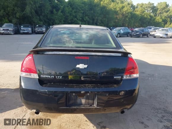 ✅ 2014 Chevrolet Impala LTZ • VIN: 2G1WC5E34E1121782 • Lot: 42543786. Listed on IAAI with 111,767 mi. Free auction sales archive from the USA and detailed vehicle history report at DreamBid. Image 17.
