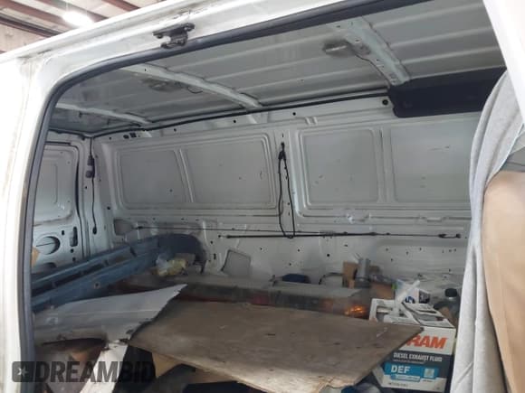 ✅ 2011 Ford Econoline Cargo Commercial • VIN: 1FTNE1EW1BDA17119 • Lot: 42747175. Listed on IAAI with 151,830 mi. Free auction sales archive from the USA and detailed vehicle history report at DreamBid. Image 8.