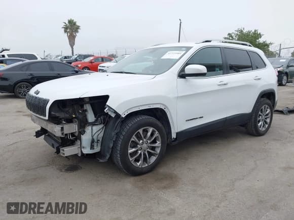 ✅ 2020 Jeep Cherokee Latitude Plus • VIN: 1C4PJLLB8LD601289 • Lot: 42725984. Listed on IAAI with 121,533 mi. Free auction sales archive from the USA and detailed vehicle history report at DreamBid. Image 2.