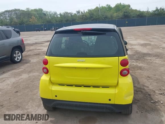 ✅ 2013 Smart fortwo Pure • VIN: WMEEJ3BA5DK663165 • Lot: 42291804. Wystawiony na IAAI z przebiegiem 105 074 mil. Bezpłatny archiwum sprzedaży aukcyjnych z USA i szczegółowy raport historii pojazdu na DreamBid. Zdjęcie 16.